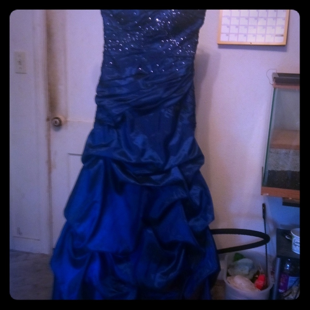 Prom/pagent strapless dress